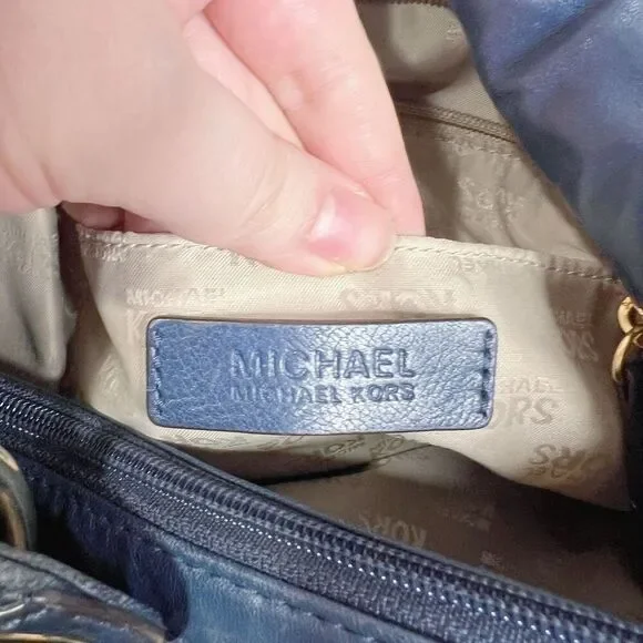 y2k Vintage Michael Kors Navy Blue Ludlow Leather Drawstring Shoulder Bag - Picture 8 of 12